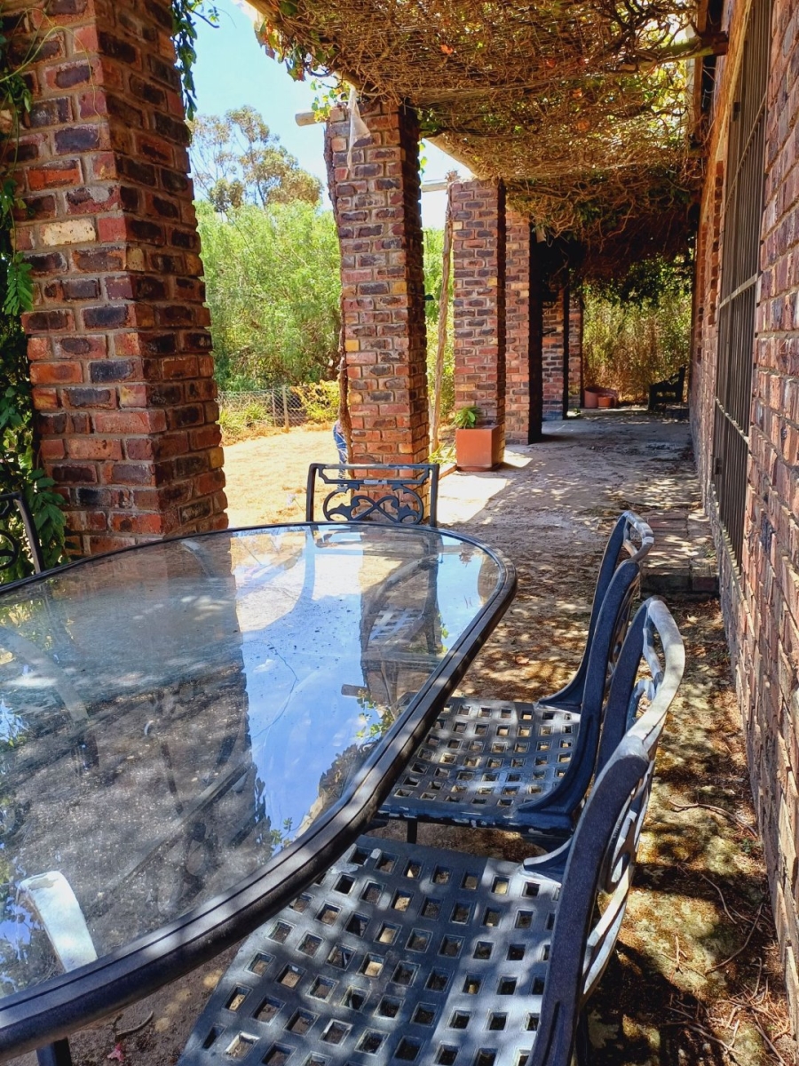 To Let  Bedroom Property for Rent in Sir Lowrys Pass Village Western Cape